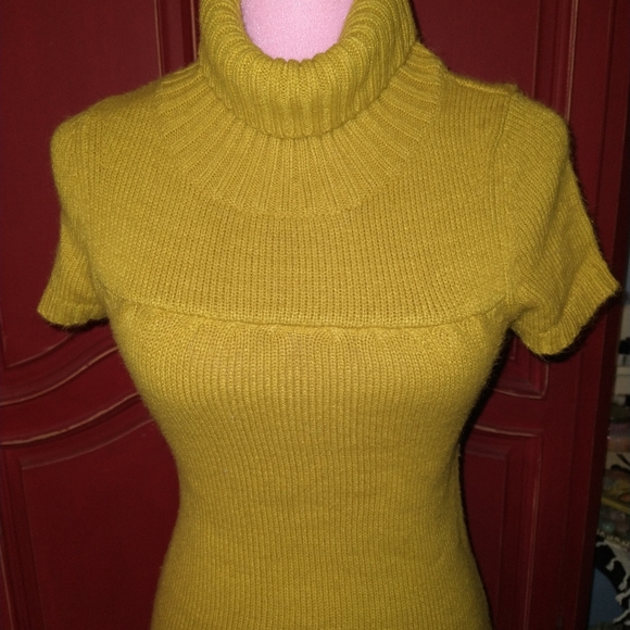 Women's mustard yellow tunic sweater dress. - Picture 3 of 6